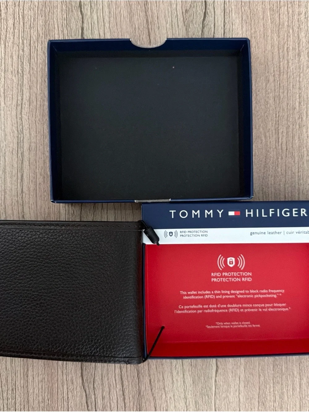 Tommy Hilfiger Brown Leather Bifold Wallet with Red & White Stitching New